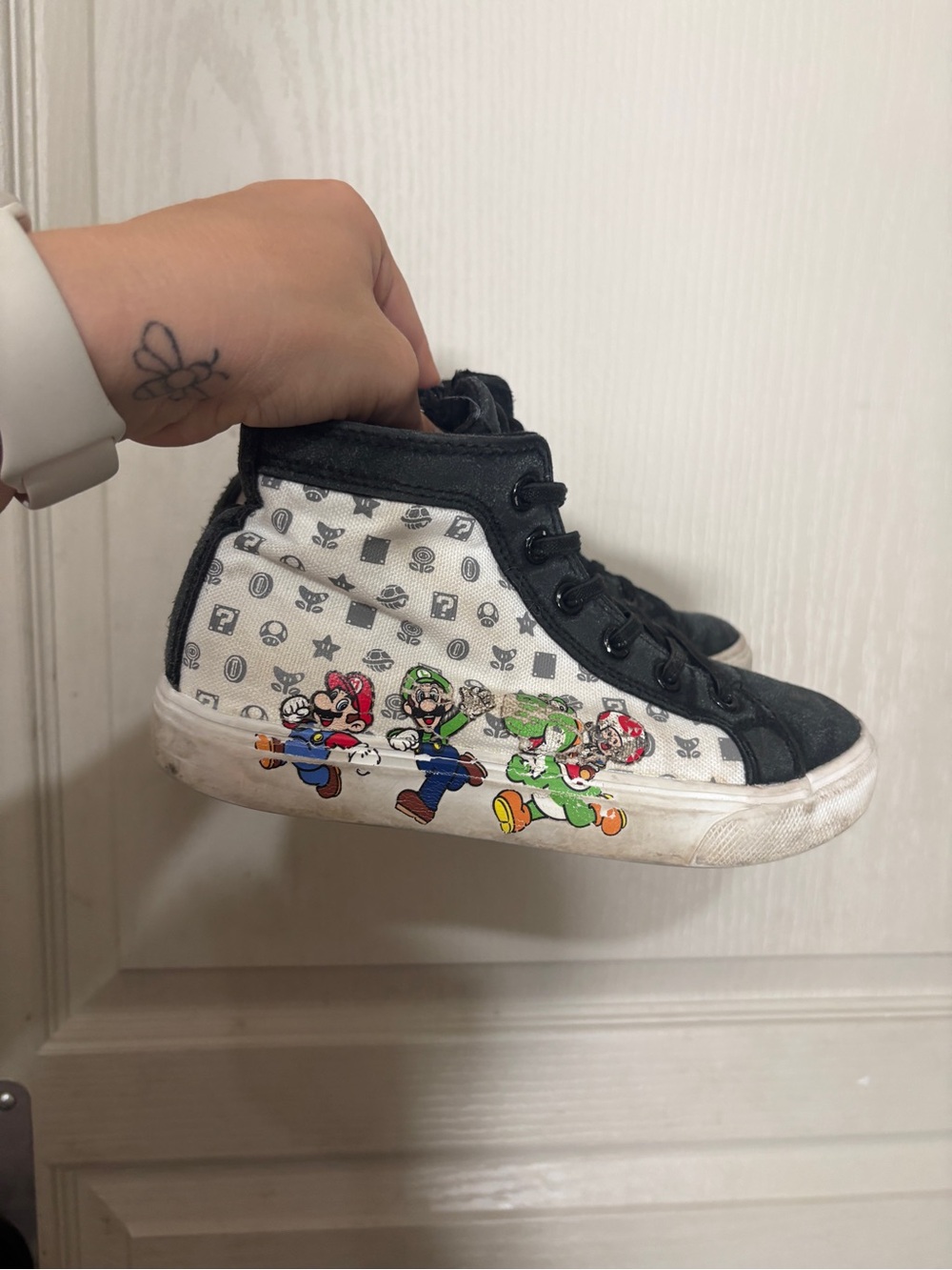 Kids Boys Mario Bros Graphic High-Top Sneakers in Black & White Size 3